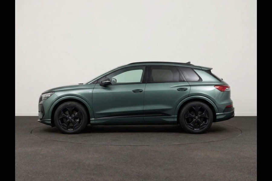Audi Q4 e-tron S edition 40 204 pk | Optiekpakket zwart | Privacy glas | Trekhaak | Leder/stof bekleding |