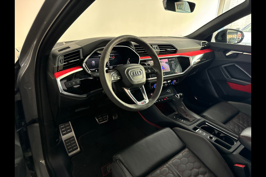 Audi RSQ3 Sportback 2.5 TFSI Pano|B&O|Keyless|Carbon|Sfeer|ACC