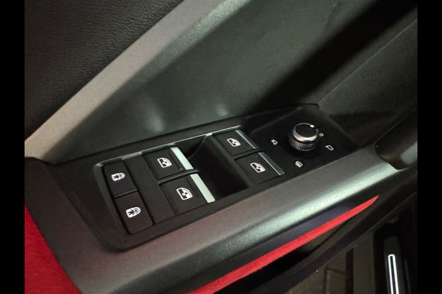 Audi RSQ3 Sportback 2.5 TFSI Pano|B&O|Keyless|Carbon|Sfeer|ACC