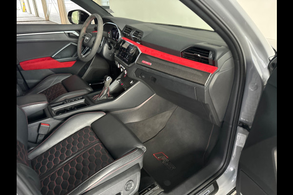Audi RSQ3 Sportback 2.5 TFSI Pano|B&O|Keyless|Carbon|Sfeer|ACC