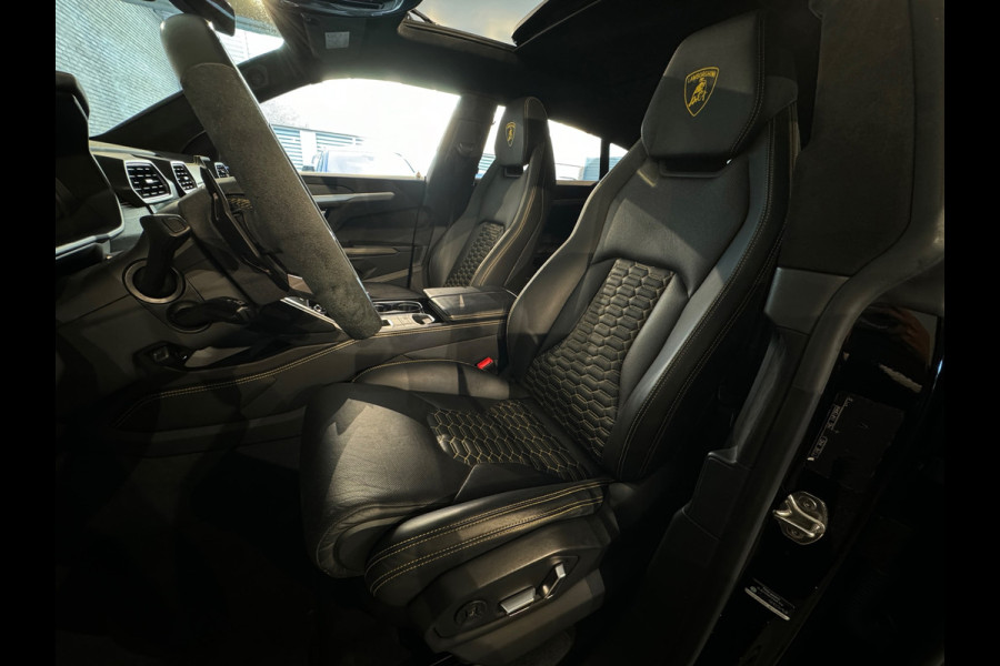 Lamborghini Urus 4.0 V8 Pano|Ceramic|Carbon|B&O 3D|Massage|Keyless