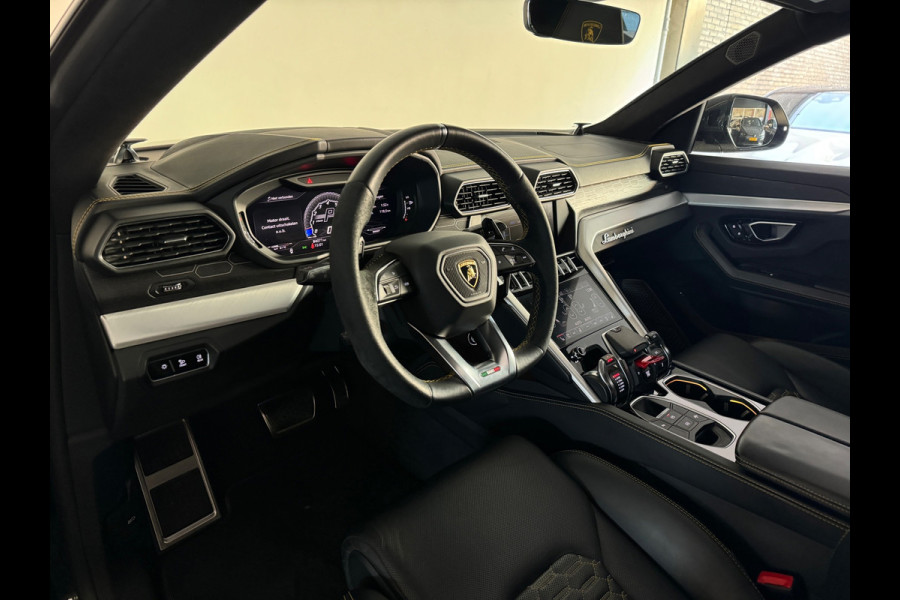 Lamborghini Urus 4.0 V8 Pano|Ceramic|Carbon|B&O 3D|Massage|Keyless