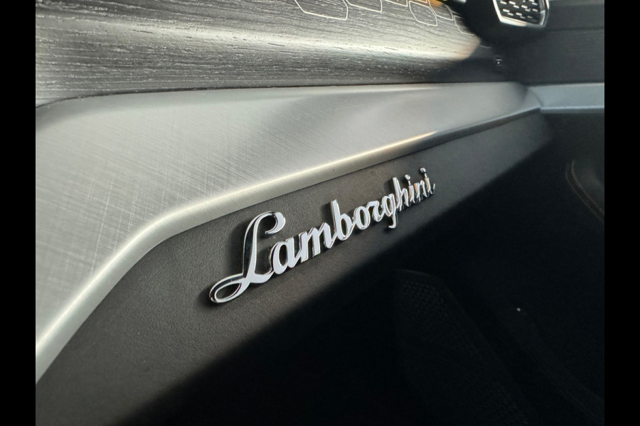 Lamborghini Urus 4.0 V8 Pano|Ceramic|Carbon|B&O 3D|Massage|Keyless