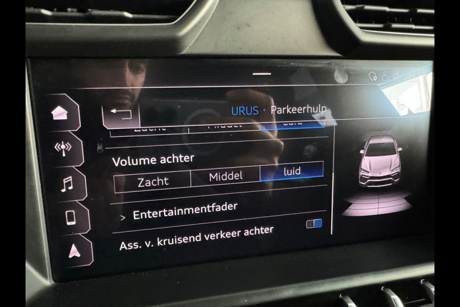 Lamborghini Urus 4.0 V8 Pano|Ceramic|Carbon|B&O 3D|Massage|Keyless