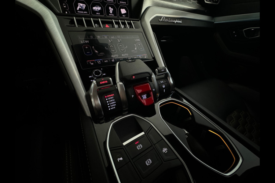 Lamborghini Urus 4.0 V8 Pano|Ceramic|Carbon|B&O 3D|Massage|Keyless
