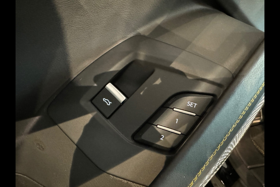 Lamborghini Urus 4.0 V8 Pano|Ceramic|Carbon|B&O 3D|Massage|Keyless