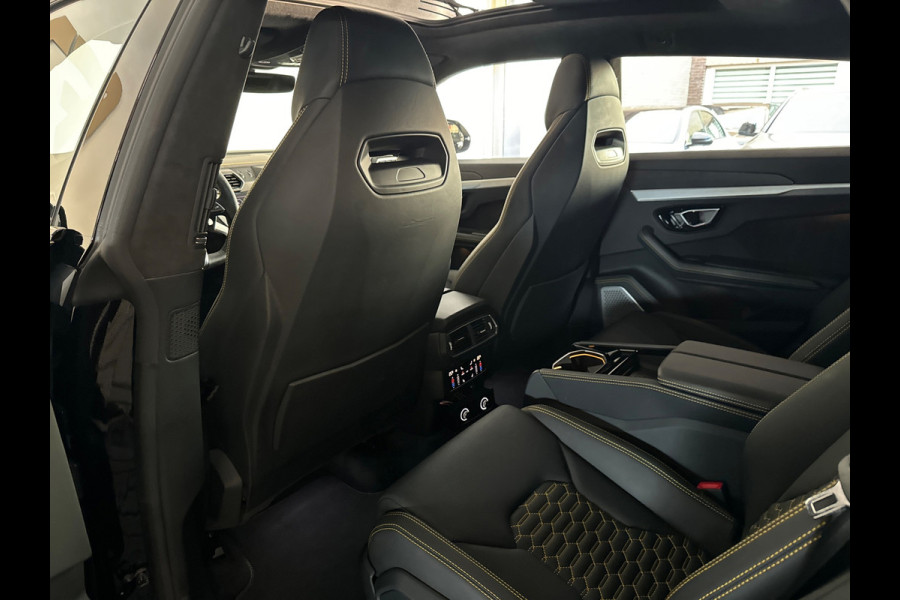 Lamborghini Urus 4.0 V8 Pano|Ceramic|Carbon|B&O 3D|Massage|Keyless