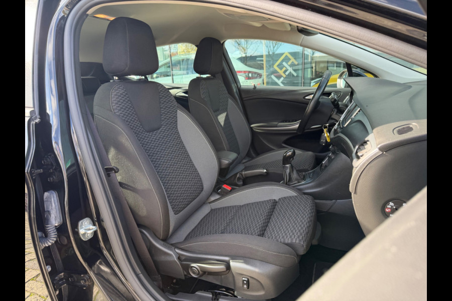 Opel Astra 1.2 Edition 131pk, NAP, 1e eigenaar, CarPlay, trekhaak, Sport stoelen