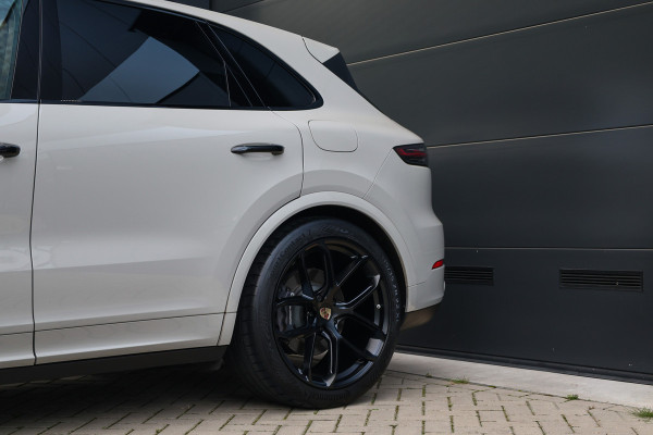 Porsche Cayenne 3.0 E-Hybrid Platinum Edition | NAP! | PANO | 360 | BOSE | LUCHTVERING | SOFT CLOSE | MEMORY | 22 INCH |