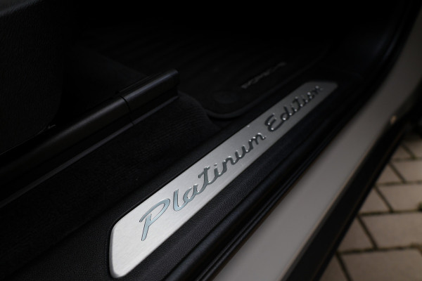 Porsche Cayenne 3.0 E-Hybrid Platinum Edition | NAP! | PANO | 360 | BOSE | LUCHTVERING | SOFT CLOSE | MEMORY | 22 INCH |