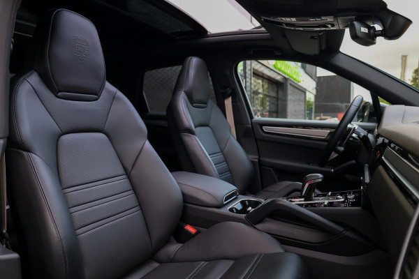 Porsche Cayenne 3.0 E-Hybrid Platinum Edition | NAP! | PANO | 360 | BOSE | LUCHTVERING | SOFT CLOSE | MEMORY | 22 INCH |