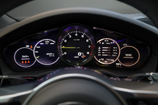 Porsche Cayenne 3.0 E-Hybrid Platinum Edition | NAP! | PANO | 360 | BOSE | LUCHTVERING | SOFT CLOSE | MEMORY | 22 INCH |