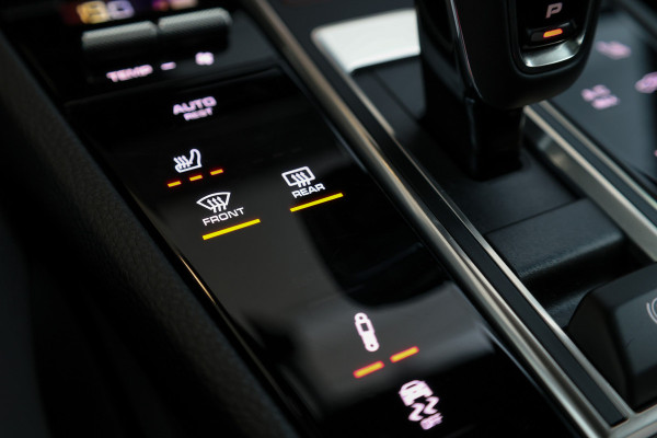 Porsche Cayenne 3.0 E-Hybrid Platinum Edition | NAP! | PANO | 360 | BOSE | LUCHTVERING | SOFT CLOSE | MEMORY | 22 INCH |
