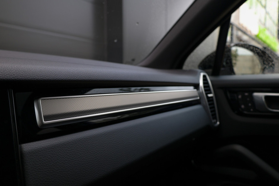 Porsche Cayenne 3.0 E-Hybrid Platinum Edition | NAP! | PANO | 360 | BOSE | LUCHTVERING | SOFT CLOSE | MEMORY | 22 INCH |