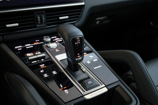 Porsche Cayenne 3.0 E-Hybrid Platinum Edition | NAP! | PANO | 360 | BOSE | LUCHTVERING | SOFT CLOSE | MEMORY | 22 INCH |