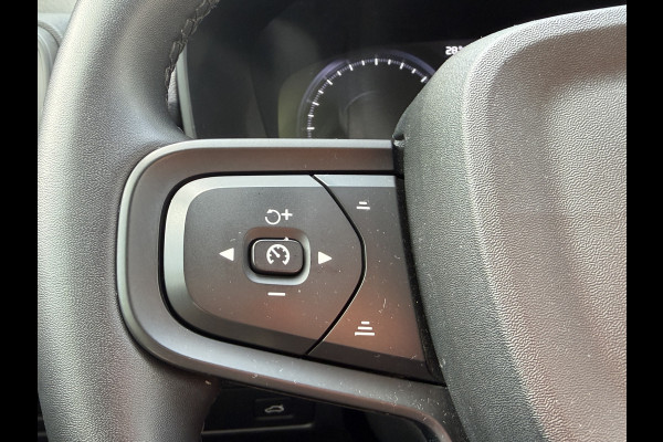 Volvo XC40 BWJ 2022 | 1.5 130PK T2 Momentum Core | TREKHAAK | CAMERA A | CLIMA | NAVI | PDC | CARPLAY |