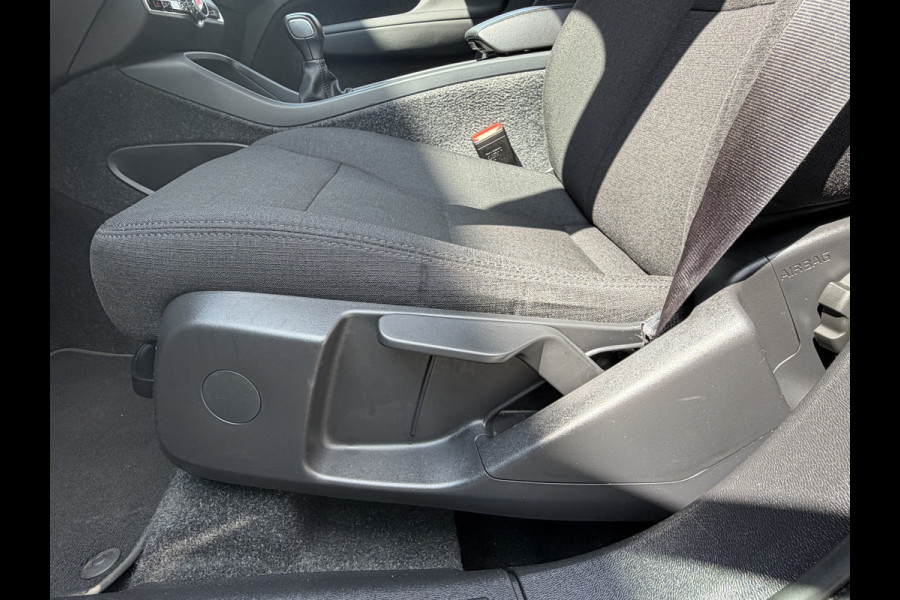 Volvo XC40 BWJ 2022 | 1.5 130PK T2 Momentum Core | TREKHAAK | CAMERA A | CLIMA | NAVI | PDC | CARPLAY |