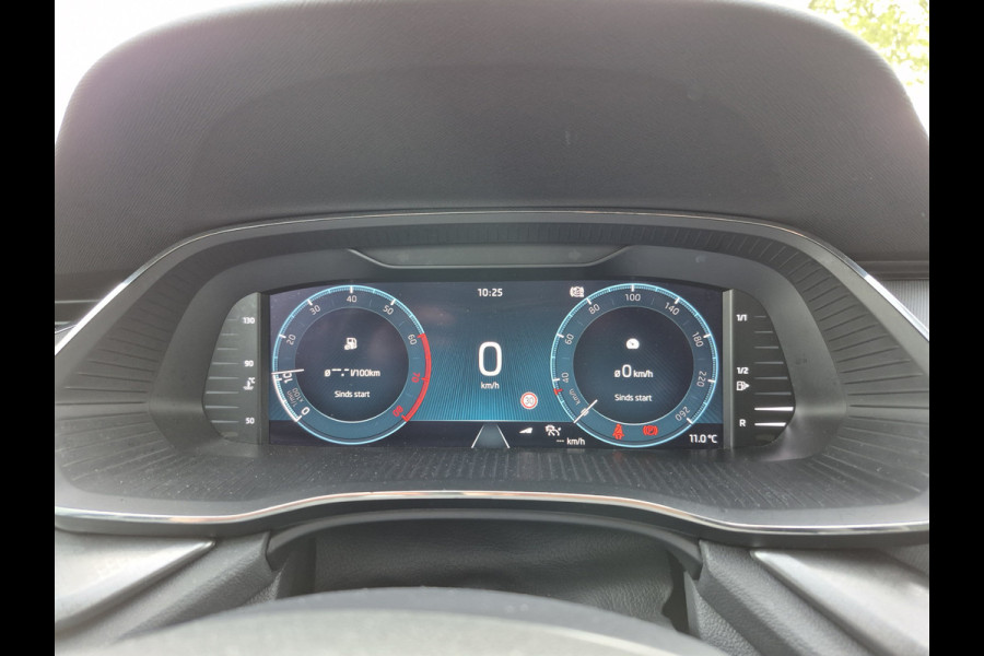 Škoda Octavia Combi BWJ 2021 | 1.0TSI 111PK Business Edition | PANO SCHUIFDAK | VIRTUAL COCKPIT | CARPLAY | CLIMA | NAVI | PDC 2X |