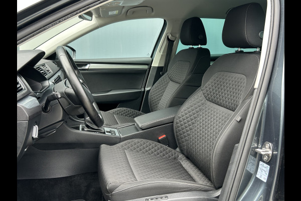 Škoda Superb Combi BWJ 12-2020 | 1.4TSI iV 218PK SPORT BUS. AUTOMAAT | CLIMA | STOELVERW | SPORTSTOELEN | PRIVACY GLASS | CARPLAY | NAVI | CAMERA A |