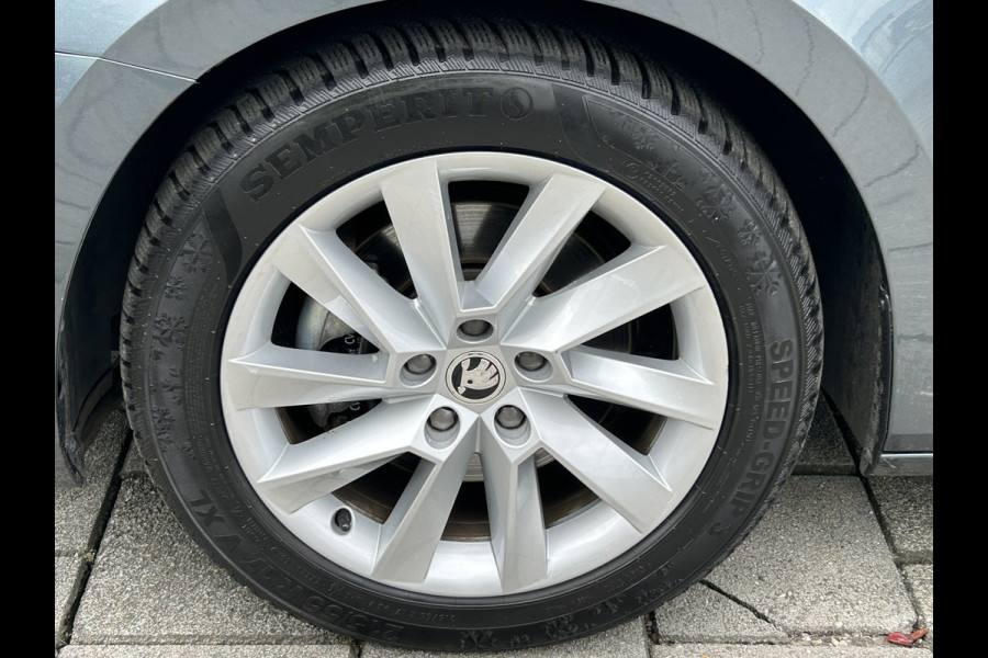 Škoda Superb Combi BWJ 12-2020 | 1.4TSI iV 218PK SPORT BUS. AUTOMAAT | CLIMA | STOELVERW | SPORTSTOELEN | PRIVACY GLASS | CARPLAY | NAVI | CAMERA A |