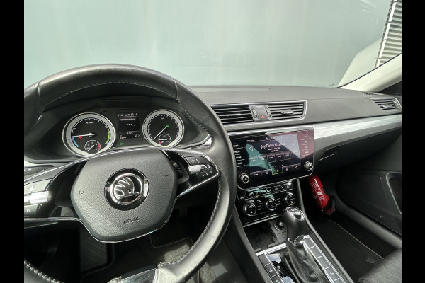 Škoda Superb Combi BWJ 12-2020 | 1.4TSI iV 218PK SPORT BUS. AUTOMAAT | CLIMA | STOELVERW | SPORTSTOELEN | PRIVACY GLASS | CARPLAY | NAVI | CAMERA A |