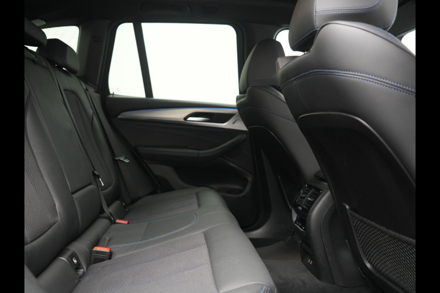 BMW X3 xDrive30e M Sport PHEV 293pk Dealer O.H | SOH 93% | Camera | Head Up | Sfeerverlichting | Sportstoelen & Stuur Verwarmd | Apple Carplay | Cruise Control | DAB | Navigatie | Virtual | 21"L.M | Plug In Hybrid |