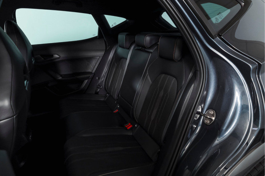 CUPRA Formentor 1.4 e-Hybrid 245 PK VZ Performance | Elek. Trekhaak | Dig. Cockpit | Adapt. Cruise | Stoel-+Stuurverw. | PDC | Camera | NAV + Carplay / Android |  LED | LM 19" |