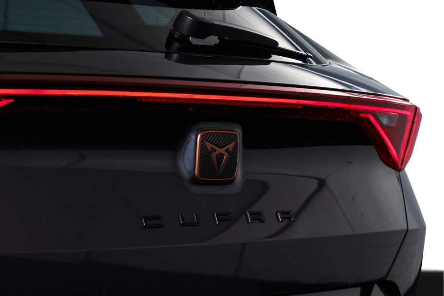CUPRA Formentor 1.4 e-Hybrid 245 PK VZ Performance | Elek. Trekhaak | Dig. Cockpit | Adapt. Cruise | Stoel-+Stuurverw. | PDC | Camera | NAV + Carplay / Android |  LED | LM 19" |