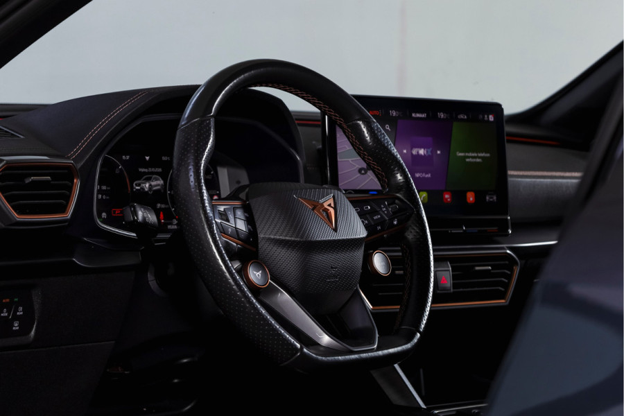 CUPRA Formentor 1.4 e-Hybrid 245 PK VZ Performance | Elek. Trekhaak | Dig. Cockpit | Adapt. Cruise | Stoel-+Stuurverw. | PDC | Camera | NAV + Carplay / Android |  LED | LM 19" |