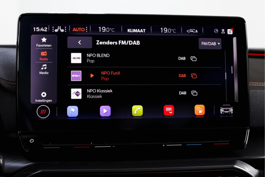 CUPRA Formentor 1.4 e-Hybrid 245 PK VZ Performance | Elek. Trekhaak | Dig. Cockpit | Adapt. Cruise | Stoel-+Stuurverw. | PDC | Camera | NAV + Carplay / Android |  LED | LM 19" |