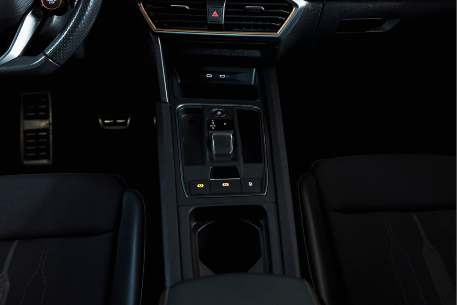 CUPRA Formentor 1.4 e-Hybrid 245 PK VZ Performance | Elek. Trekhaak | Dig. Cockpit | Adapt. Cruise | Stoel-+Stuurverw. | PDC | Camera | NAV + Carplay / Android |  LED | LM 19" |