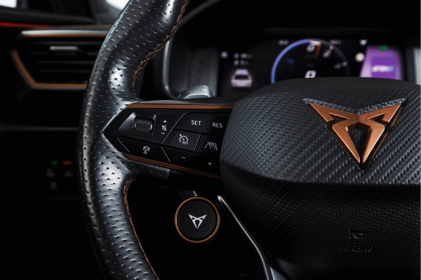 CUPRA Formentor 1.4 e-Hybrid 245 PK VZ Performance | Elek. Trekhaak | Dig. Cockpit | Adapt. Cruise | Stoel-+Stuurverw. | PDC | Camera | NAV + Carplay / Android |  LED | LM 19" |