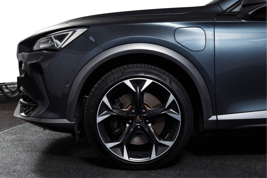 CUPRA Formentor 1.4 e-Hybrid 245 PK VZ Performance | Elek. Trekhaak | Dig. Cockpit | Adapt. Cruise | Stoel-+Stuurverw. | PDC | Camera | NAV + Carplay / Android |  LED | LM 19" |