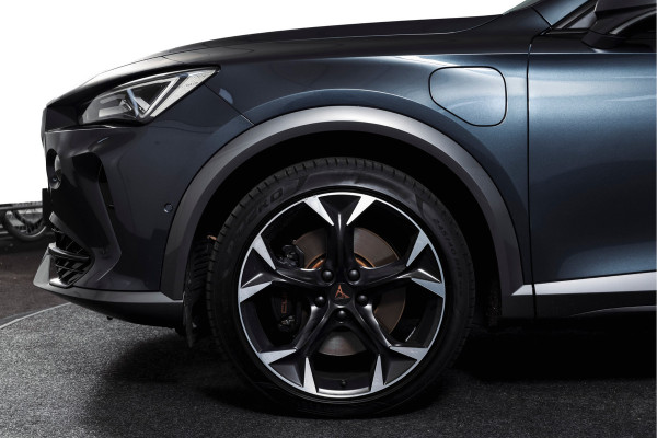 CUPRA Formentor 1.4 e-Hybrid 245 PK VZ Performance | Elek. Trekhaak | Dig. Cockpit | Adapt. Cruise | Stoel-+Stuurverw. | PDC | Camera | NAV + Carplay / Android |  LED | LM 19" |