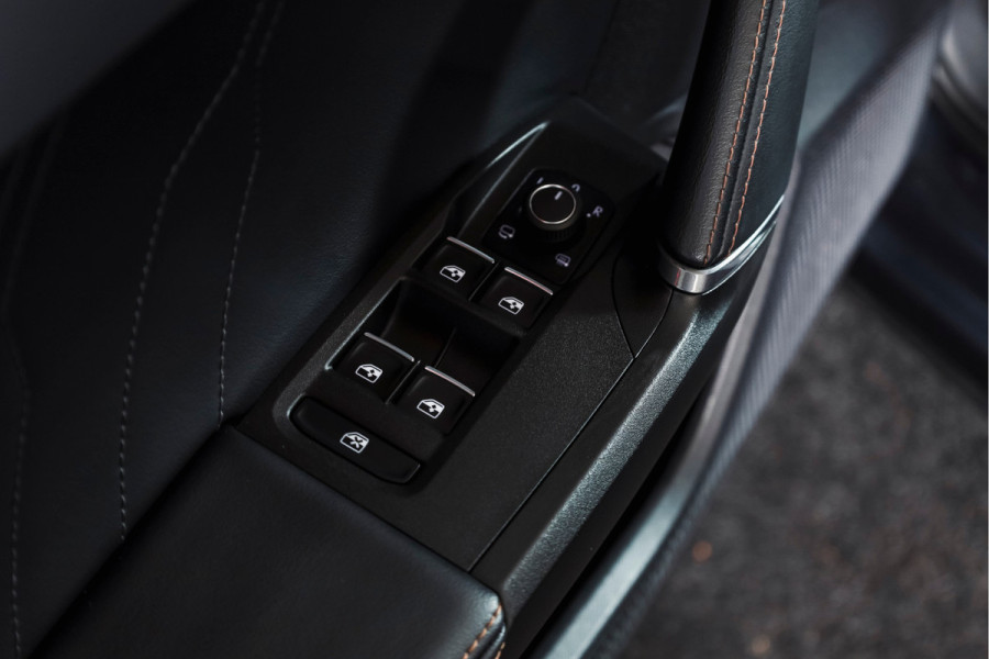 CUPRA Formentor 1.4 e-Hybrid 245 PK VZ Performance | Elek. Trekhaak | Dig. Cockpit | Adapt. Cruise | Stoel-+Stuurverw. | PDC | Camera | NAV + Carplay / Android |  LED | LM 19" |