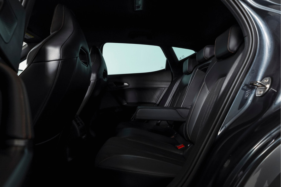 CUPRA Formentor 1.4 e-Hybrid 245 PK VZ Performance | Elek. Trekhaak | Dig. Cockpit | Adapt. Cruise | Stoel-+Stuurverw. | PDC | Camera | NAV + Carplay / Android |  LED | LM 19" |