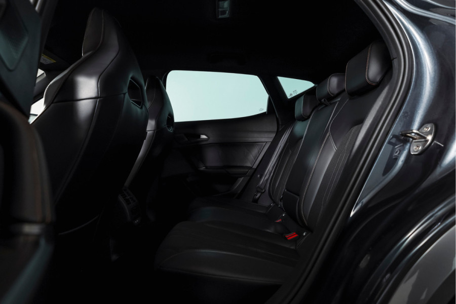 CUPRA Formentor 1.4 e-Hybrid 245 PK VZ Performance | Elek. Trekhaak | Dig. Cockpit | Adapt. Cruise | Stoel-+Stuurverw. | PDC | Camera | NAV + Carplay / Android |  LED | LM 19" |
