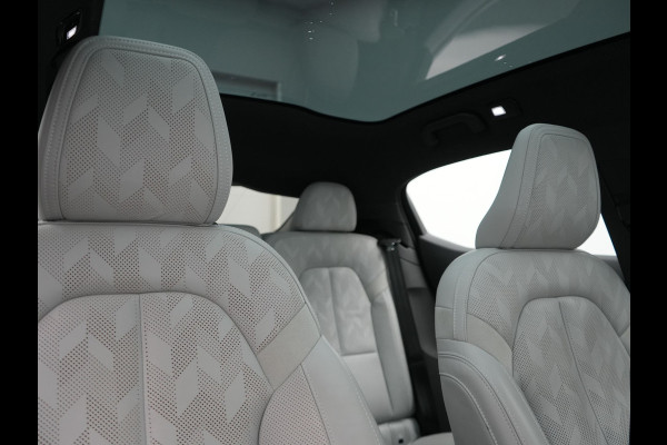 Polestar 2 Long Range Single Motor 78 kWh 231pk | Trekhaak Af Fabriek | Panodak | Adaptive Cruise | 360 Camera | Harman / Kardon | Lederen Sportstoelen Memory & Ventilatie | Stoelen & Stuur Verwarmd | 20"L.M | Keyless | BLIS | Apple Carplay |