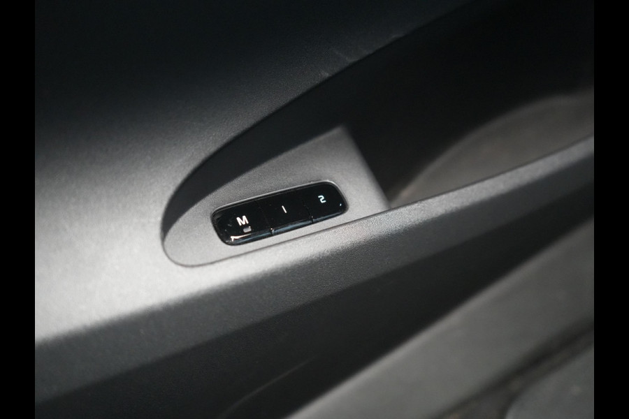 Polestar 2 Long Range Single Motor 78 kWh 231pk | Trekhaak Af Fabriek | Panodak | Adaptive Cruise | 360 Camera | Harman / Kardon | Lederen Sportstoelen Memory & Ventilatie | Stoelen & Stuur Verwarmd | 20"L.M | Keyless | BLIS | Apple Carplay |