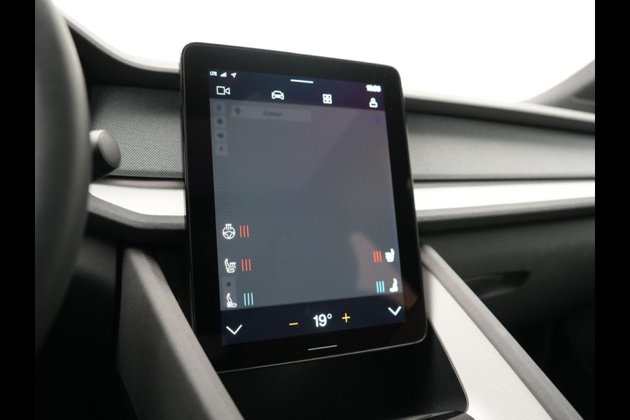 Polestar 2 Long Range Single Motor 78 kWh 231pk | Trekhaak Af Fabriek | Panodak | Adaptive Cruise | 360 Camera | Harman / Kardon | Lederen Sportstoelen Memory & Ventilatie | Stoelen & Stuur Verwarmd | 20"L.M | Keyless | BLIS | Apple Carplay |