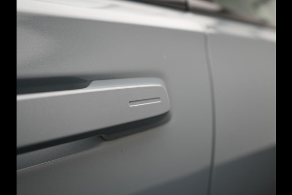 Polestar 2 Long Range Single Motor 78 kWh 231pk | Trekhaak Af Fabriek | Panodak | Adaptive Cruise | 360 Camera | Harman / Kardon | Lederen Sportstoelen Memory & Ventilatie | Stoelen & Stuur Verwarmd | 20"L.M | Keyless | BLIS | Apple Carplay |