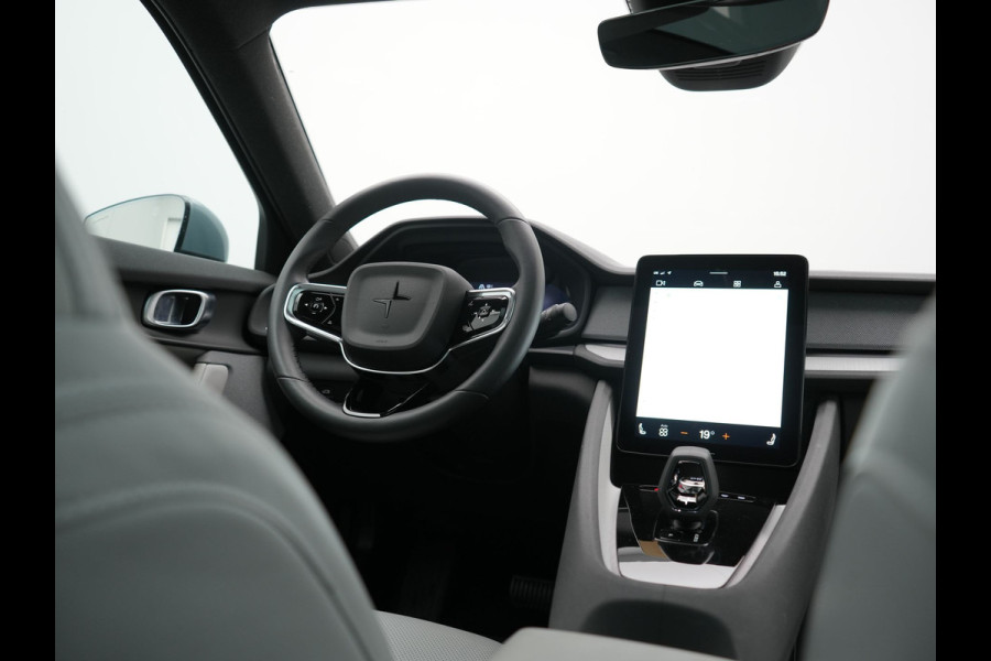 Polestar 2 Long Range Single Motor 78 kWh 231pk | Trekhaak Af Fabriek | Panodak | Adaptive Cruise | 360 Camera | Harman / Kardon | Lederen Sportstoelen Memory & Ventilatie | Stoelen & Stuur Verwarmd | 20"L.M | Keyless | BLIS | Apple Carplay |
