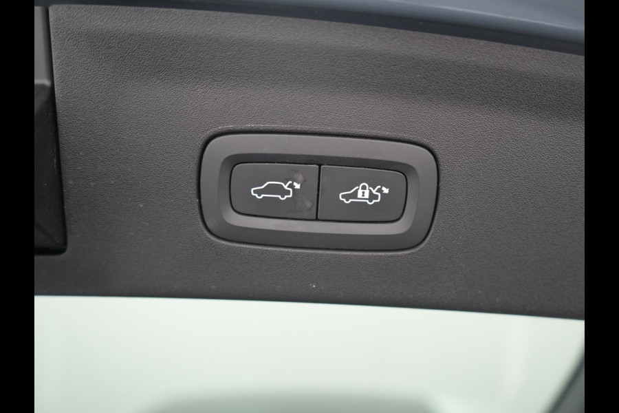 Polestar 2 Long Range Single Motor 78 kWh 231pk | Trekhaak Af Fabriek | Panodak | Adaptive Cruise | 360 Camera | Harman / Kardon | Lederen Sportstoelen Memory & Ventilatie | Stoelen & Stuur Verwarmd | 20"L.M | Keyless | BLIS | Apple Carplay |