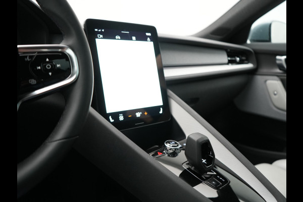 Polestar 2 Long Range Single Motor 78 kWh 231pk | Trekhaak Af Fabriek | Panodak | Adaptive Cruise | 360 Camera | Harman / Kardon | Lederen Sportstoelen Memory & Ventilatie | Stoelen & Stuur Verwarmd | 20"L.M | Keyless | BLIS | Apple Carplay |