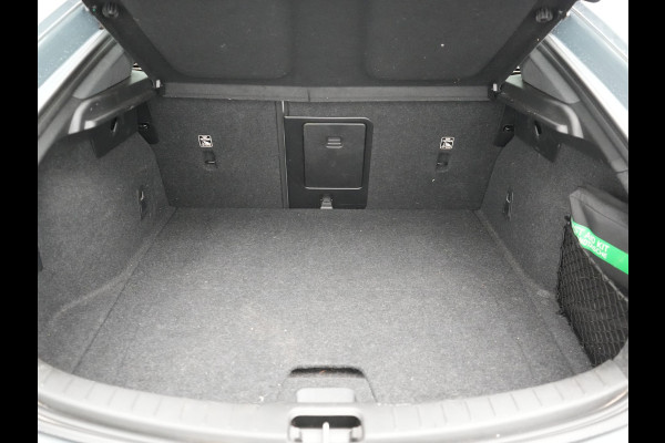 Polestar 2 Long Range Single Motor 78 kWh 231pk | Trekhaak Af Fabriek | Panodak | Adaptive Cruise | 360 Camera | Harman / Kardon | Lederen Sportstoelen Memory & Ventilatie | Stoelen & Stuur Verwarmd | 20"L.M | Keyless | BLIS | Apple Carplay |