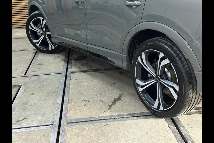 Audi Q3 45 TFSI e S-line Black edition | Chronos Grey | Audi-Sport 20 Inch| Full LED| ACC| Virtual| Camera | Ambient+| MMI+ |