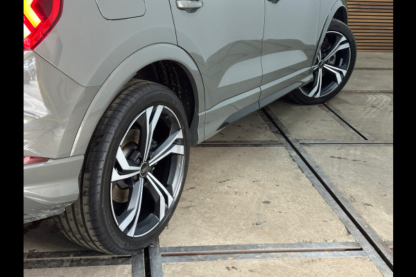 Audi Q3 45 TFSI e S-line Black edition | Chronos Grey | Audi-Sport 20 Inch| Full LED| ACC| Virtual| Camera | Ambient+| MMI+ |