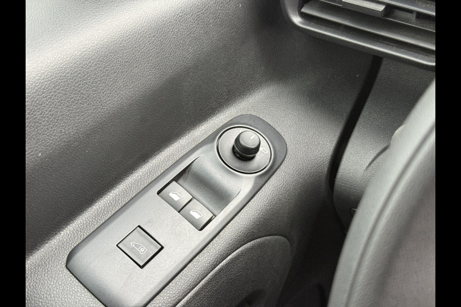 Citroën Berlingo 50kWh 136PK Elektrisch 50kWh 280km WLTP 136PK L1 Snelladen Climate Control Cruise Control Achteruitrijcamera