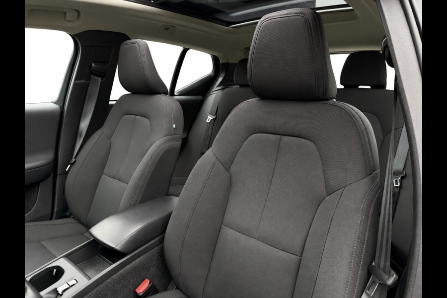 Volvo XC40 1.5 T4 Recharge | Pano | Camera | Trekhaak | Carplay | Elektrische achterklep | DAB+