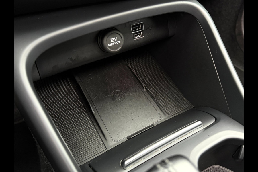 Volvo XC40 1.5 T4 Recharge | Pano | Camera | Trekhaak | Carplay | Elektrische achterklep | DAB+